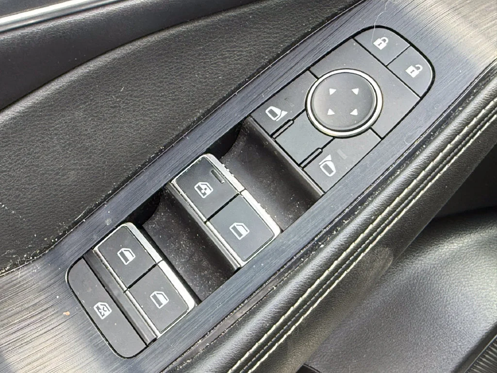Used 2022 Boulder Gray Nissan Platinum image 19
