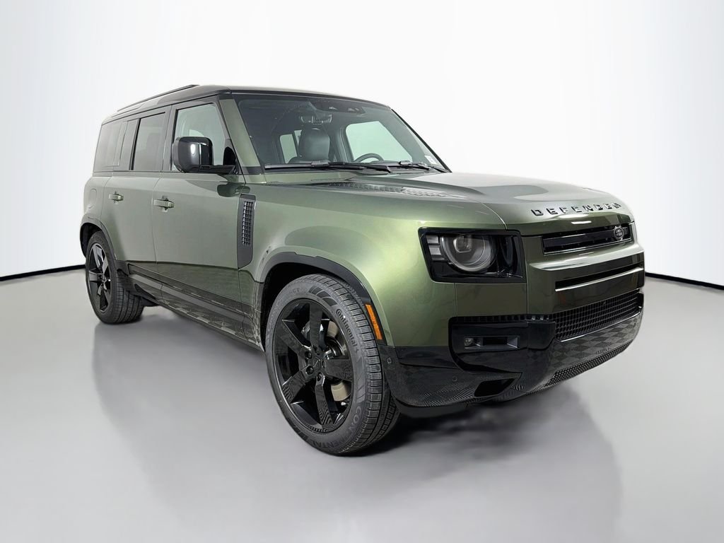 New 2026 Woolstone Green Land Rover X-Dynamic SE image 3