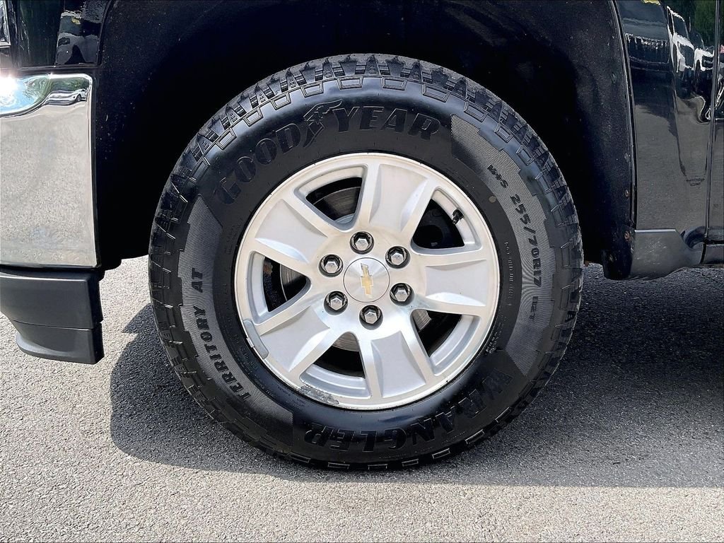 Used 2018 Black Chevrolet LT image 22