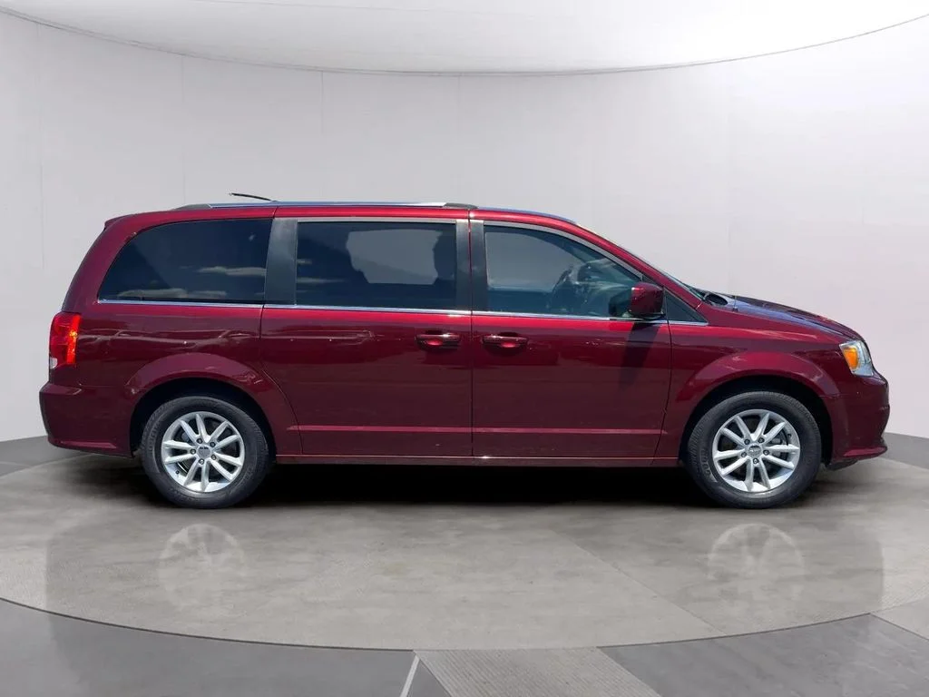 Used 2019 Octane Red Pearlcoat Dodge SXT image 6