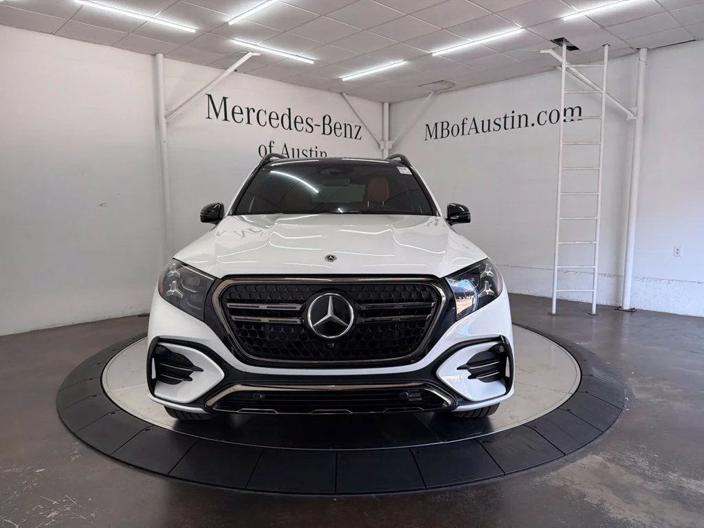 New 2027 White Mercedes-Benz GLS 450 image 2
