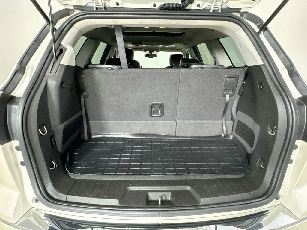 Used 2013 White Diamond Clearcoat Buick Premium Group image 32