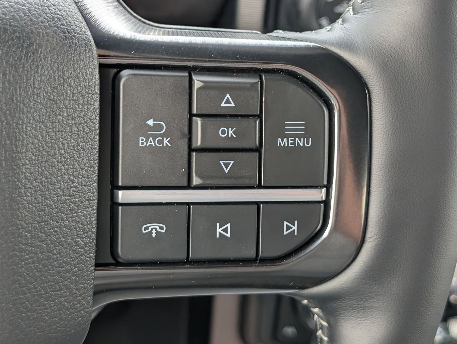 New 2026 Carbonized Gray Metallic Ford Platinum image 27