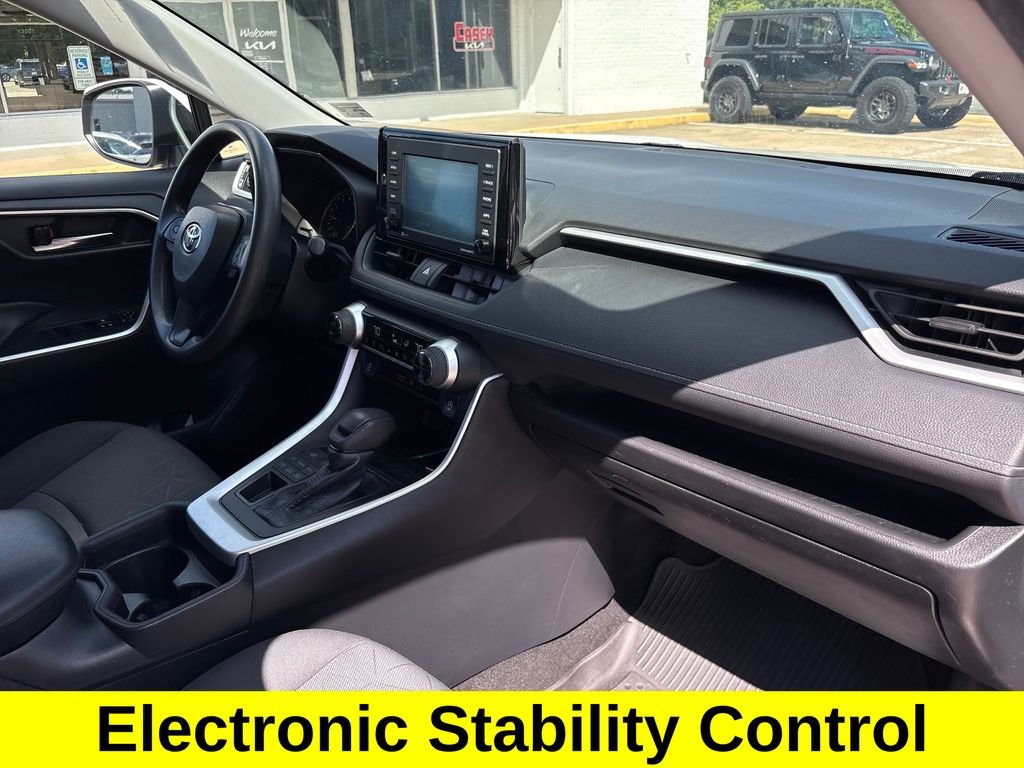 Used 2021 White Toyota XLE image 35