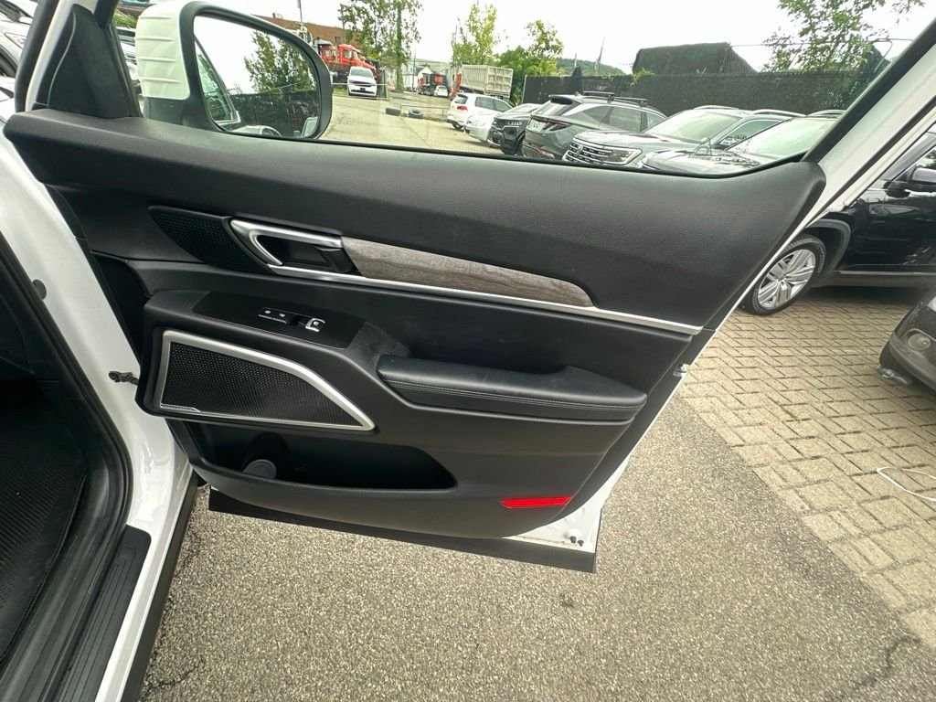Used 2020 White Kia EX image 35