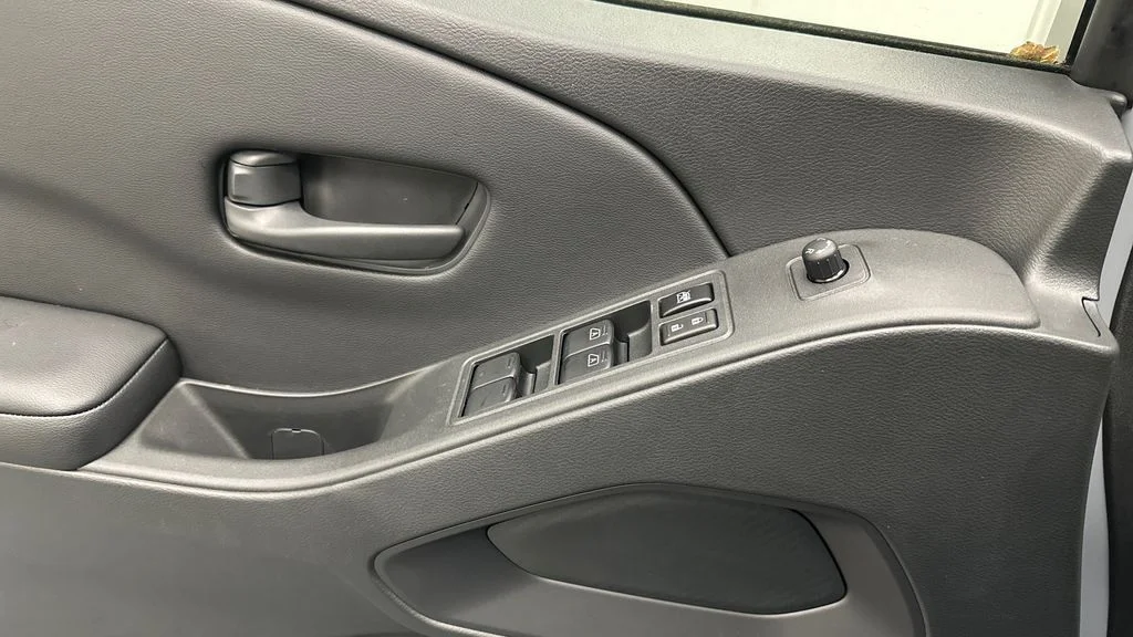 New 2026 Boulder Gray Pearl Nissan Crew Cab SV image 15