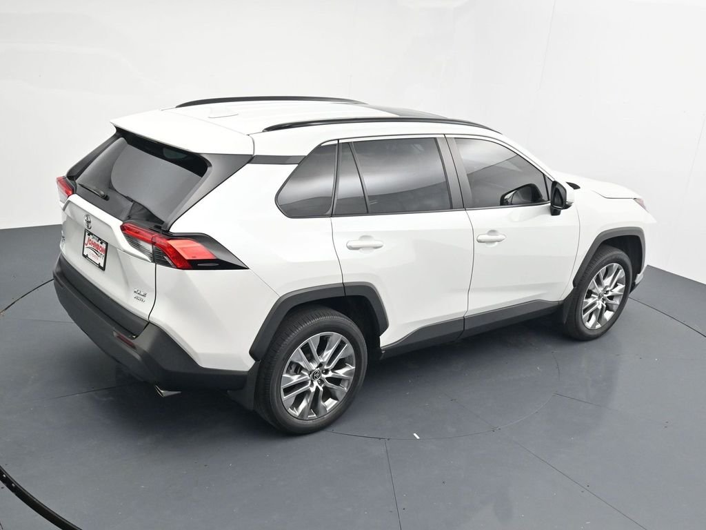 Used 2024 Beige Toyota XLE Premium image 30
