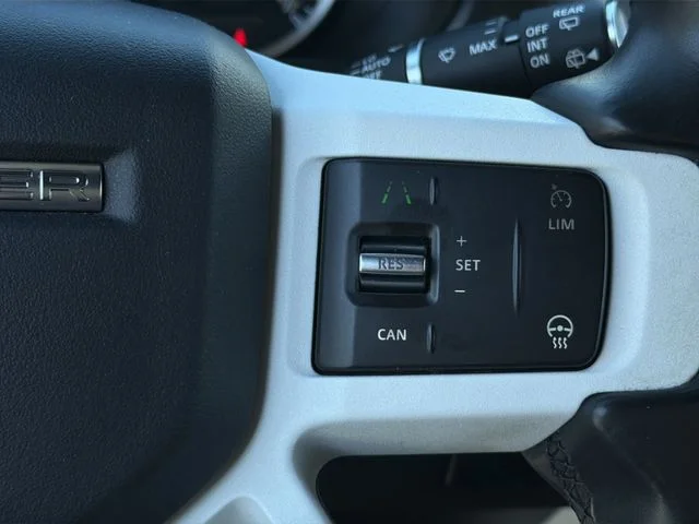 Used 2023 White Land Rover S image 29