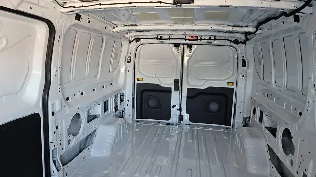 New 2026 Oxford White Ford 250 LR RWD image 22