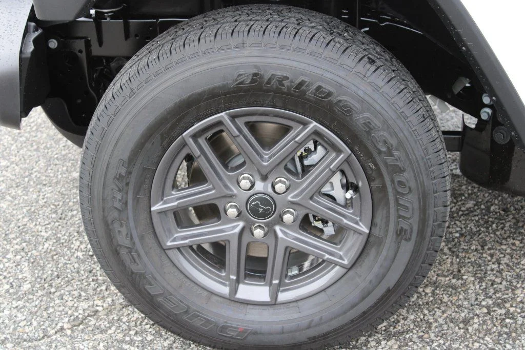 New 2026 Bright White Clear-Coat Exterior Paint Jeep Sport S image 8