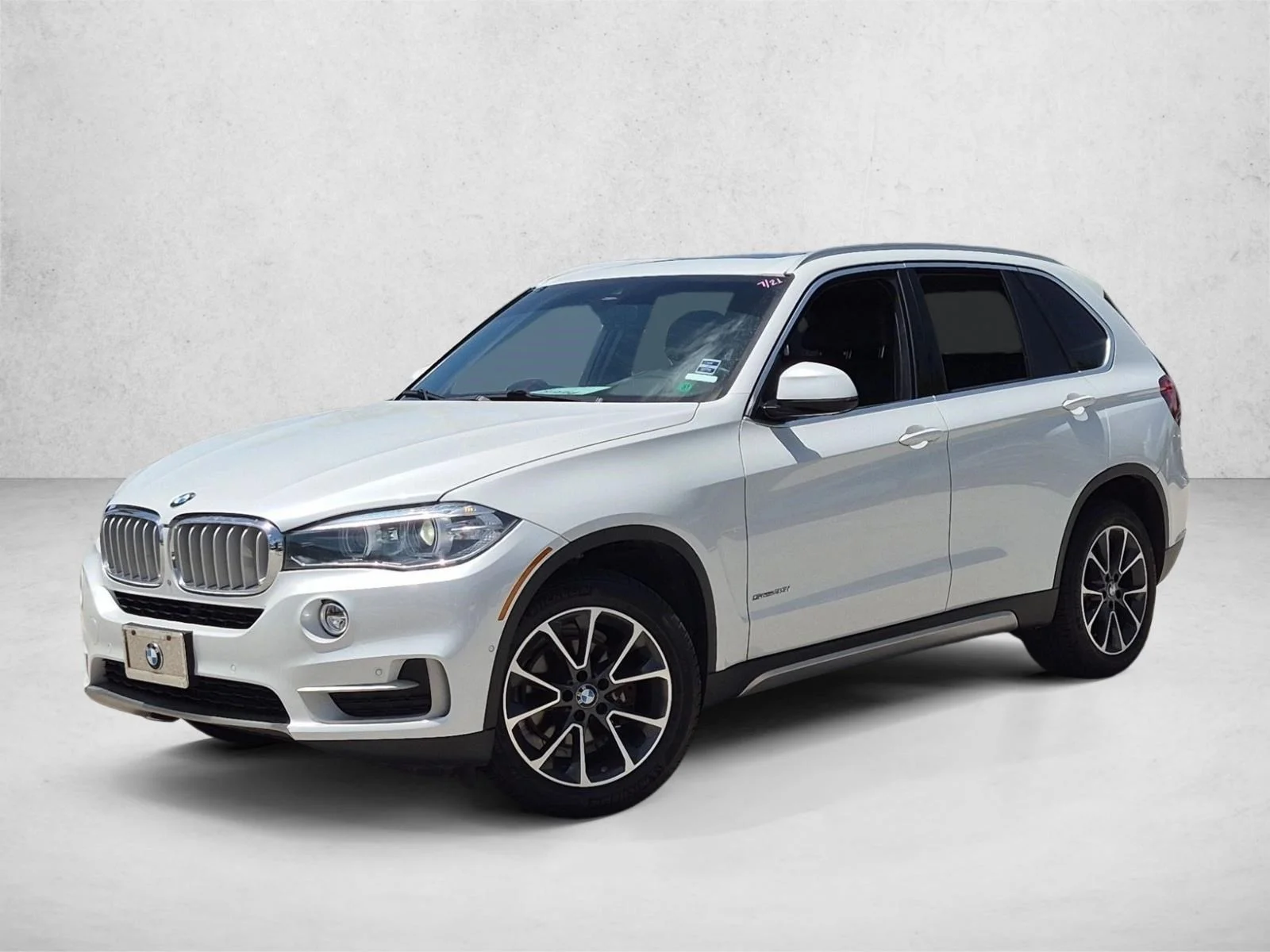 Used 2018 Mineral White Metallic BMW sDrive35i image 1