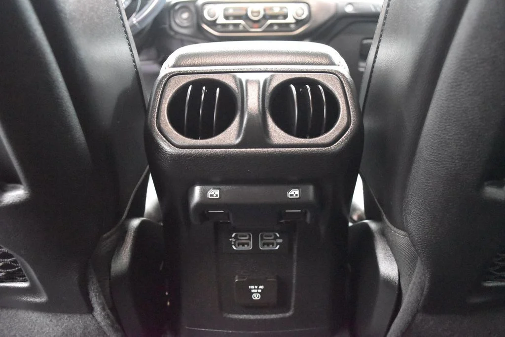 Used 2020 White Jeep Unlimited Rubicon image 22