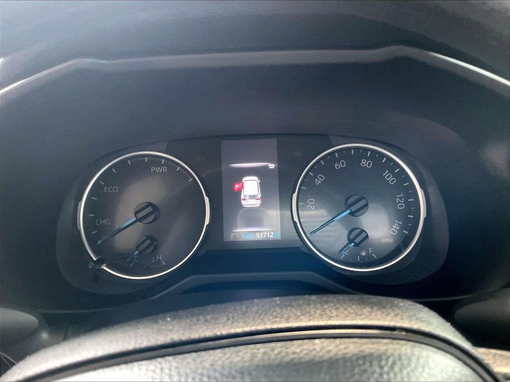 Used 2022 White Toyota LE image 24
