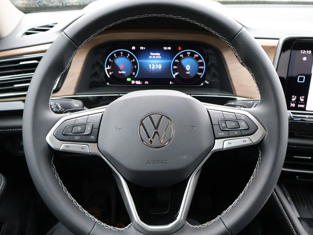 New 2026 Black Volkswagen 2.0T SE w/Technology image 23