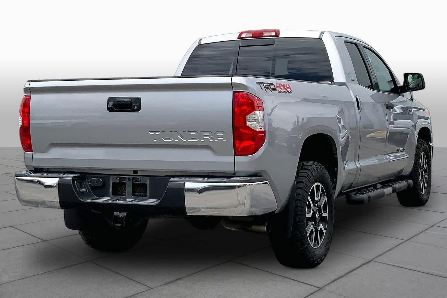 Used 2015 Silver Sky Metallic Toyota SR5 image 11