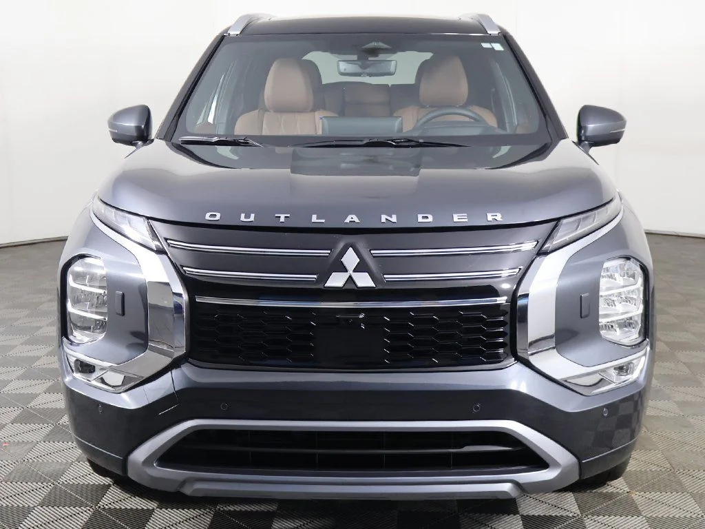 2025 Mitsubishi Outlander SEL - Photo 16