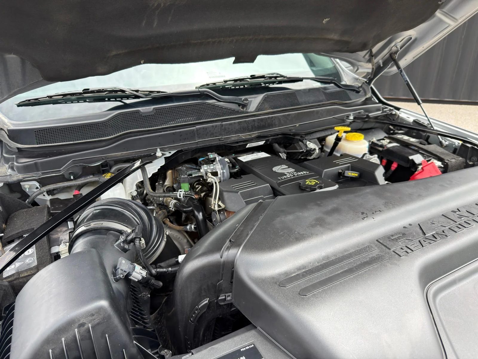 Used 2024 Silver Ram Laramie image 38