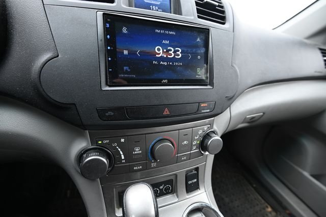 Used 2012 Green Toyota SE image 12