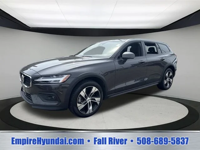 2025 Volvo V60 Cross Country B5 Plus