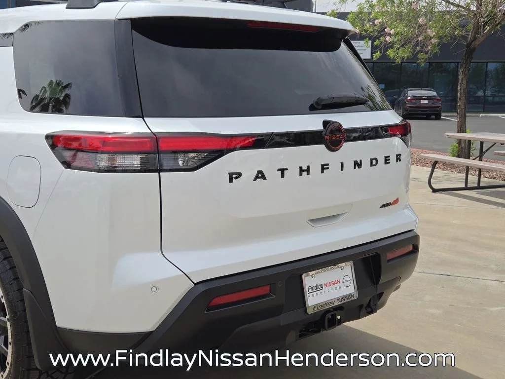 New 2026 Everest White Pearl TriCoat Nissan Rock Creek® image 6
