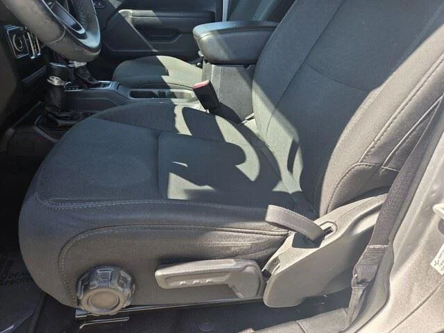 Used 2020 Billet Silver Metallic Clearcoat Jeep Sport S image 12