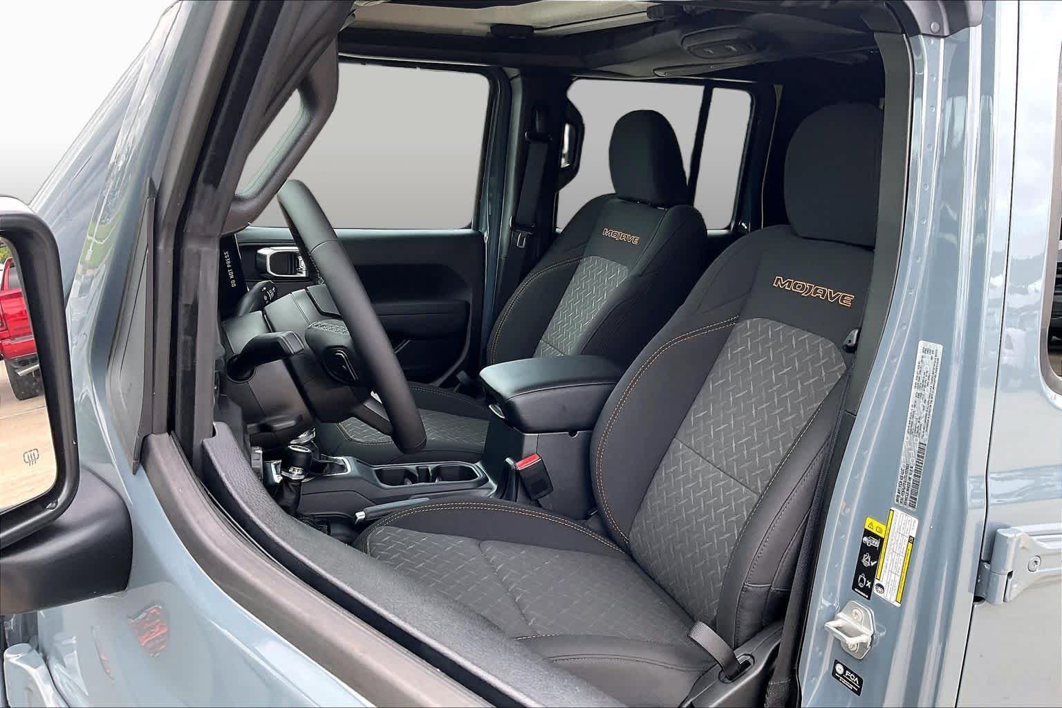 New 2026 Anvil Clearcoat Jeep Mojave image 9