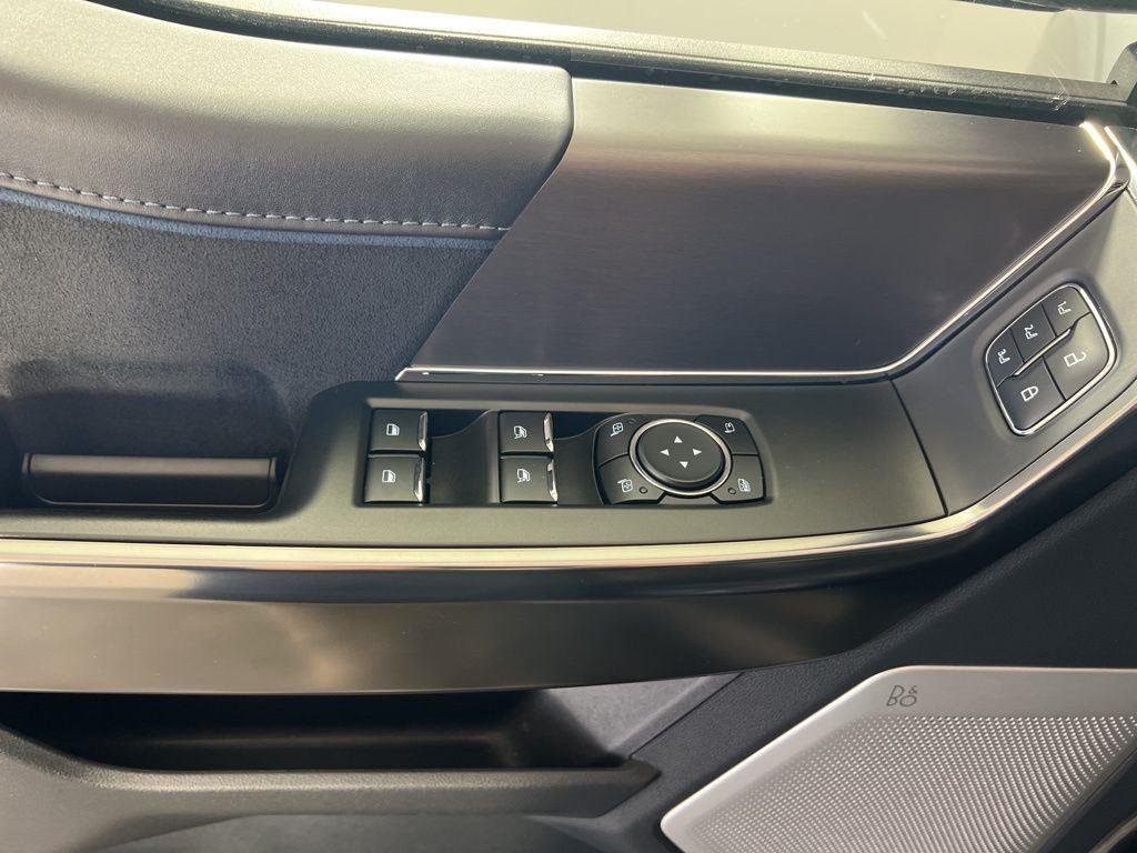 Used 2025 Gray Metallic Ford Platinum image 7