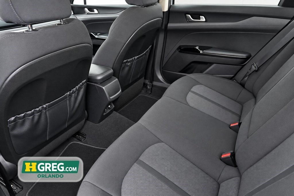 Used 2023 Everlasting Silver Kia LXS image 6