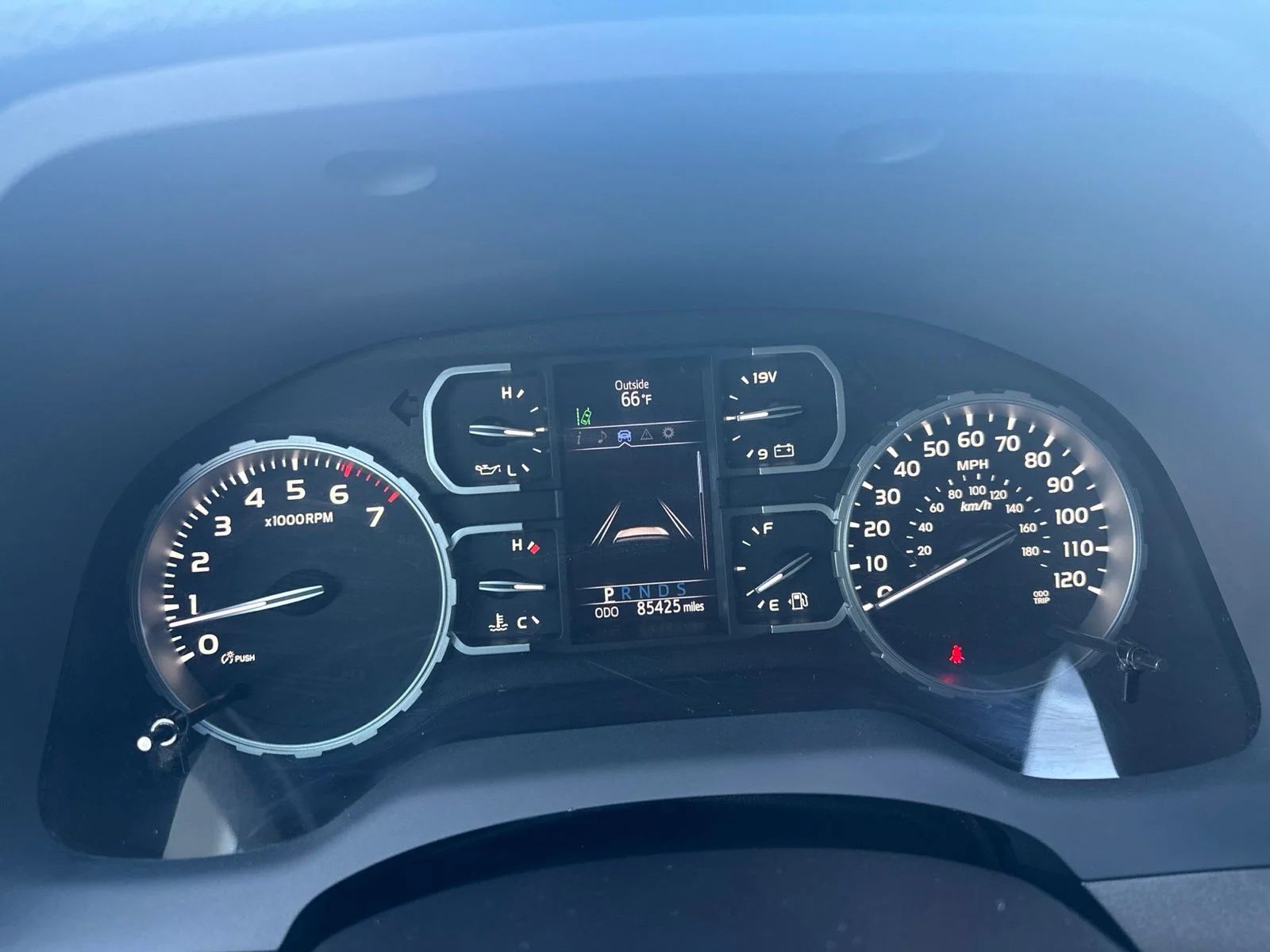 Used 2020 White Toyota SR5 image 46