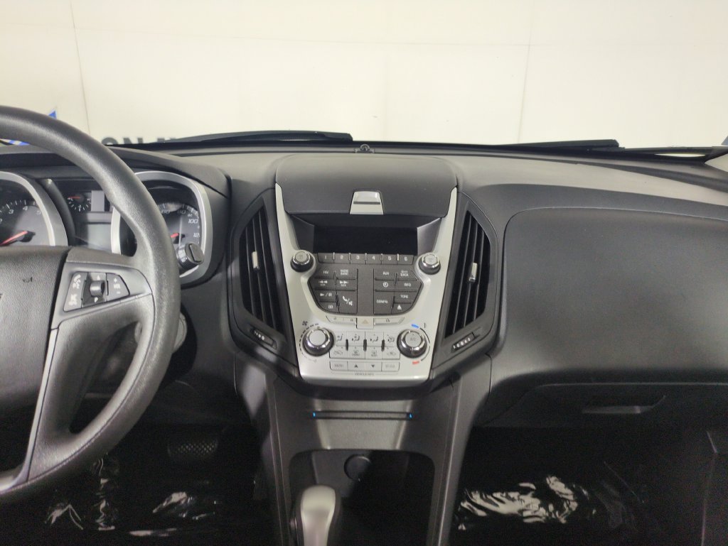 Used 2015 Silver Ice Metallic Chevrolet LS image 21