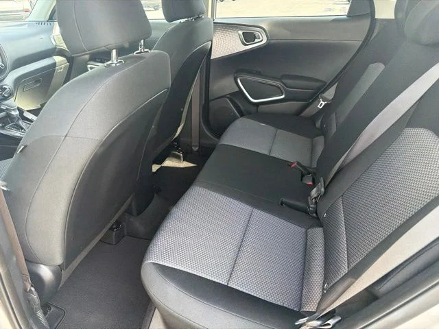 Used 2025  Kia LX image 28