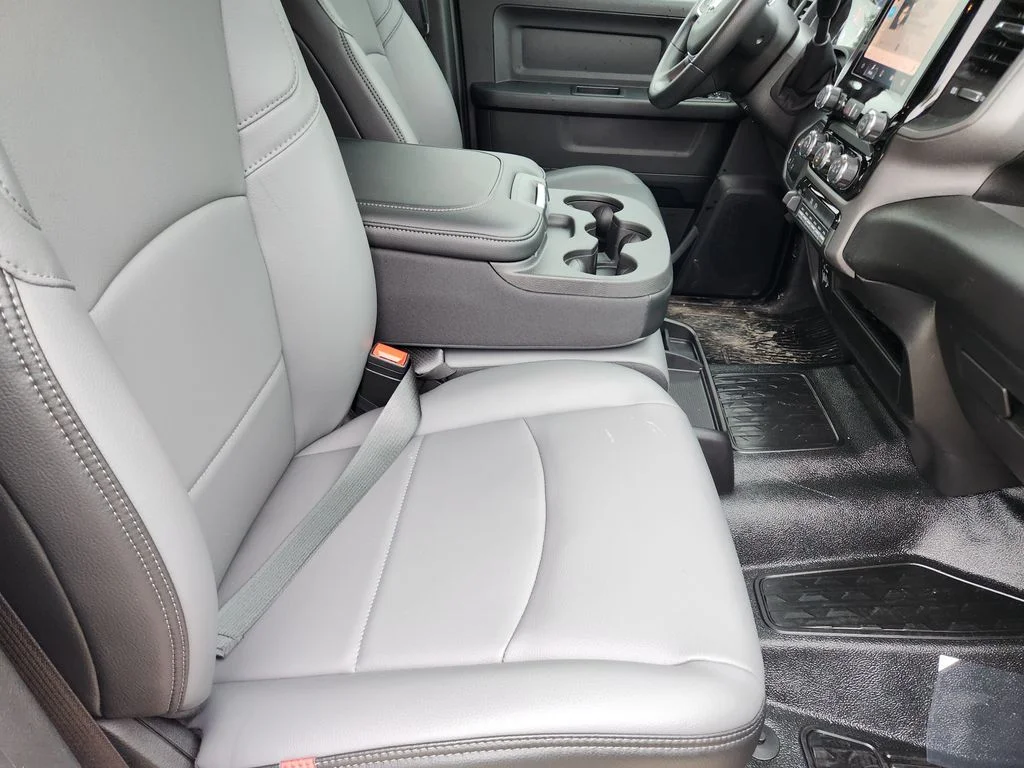New 2026 Bright White Clearcoat RAM Tradesman image 10
