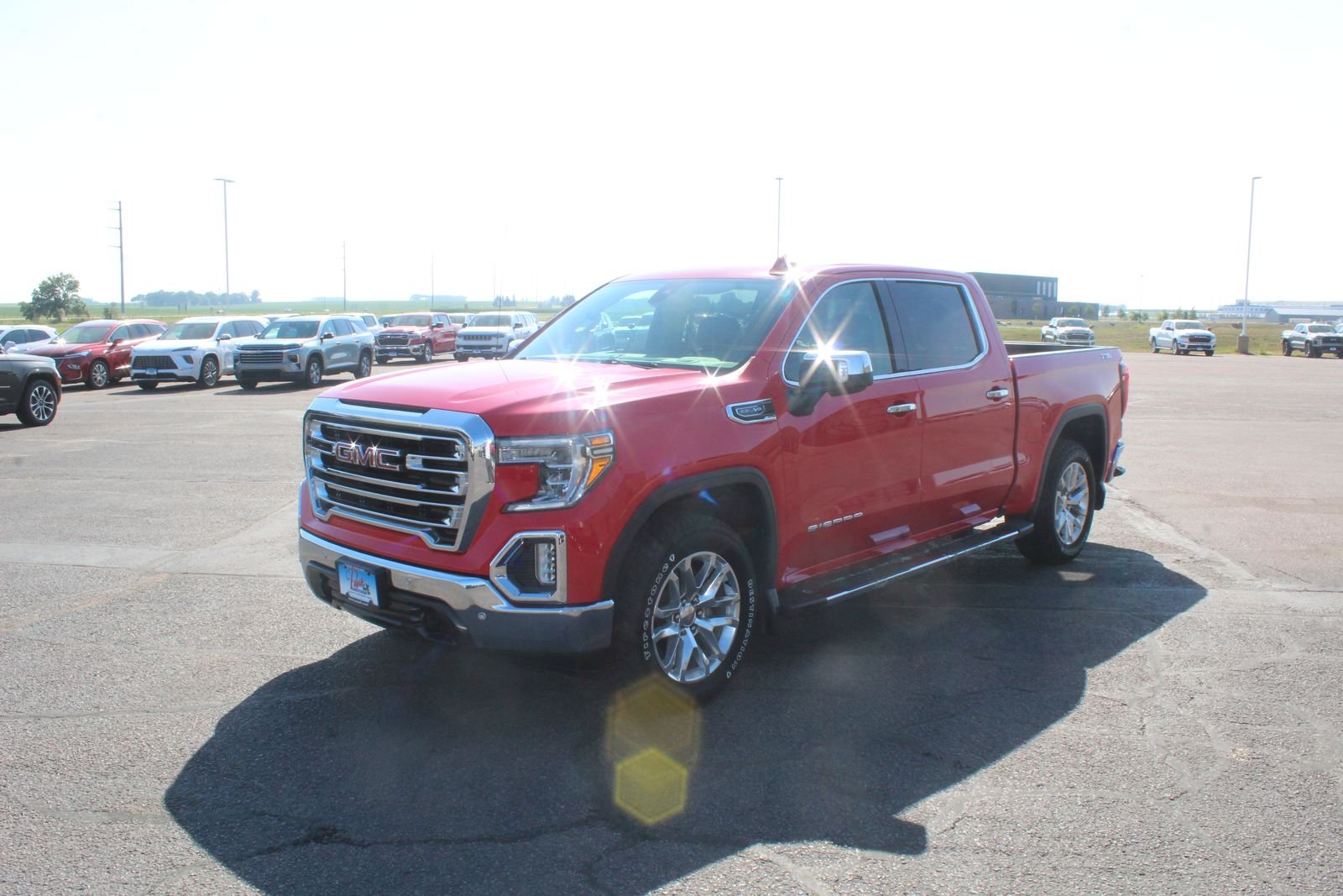 Used 2019 Cardinal Red GMC SLT image 4