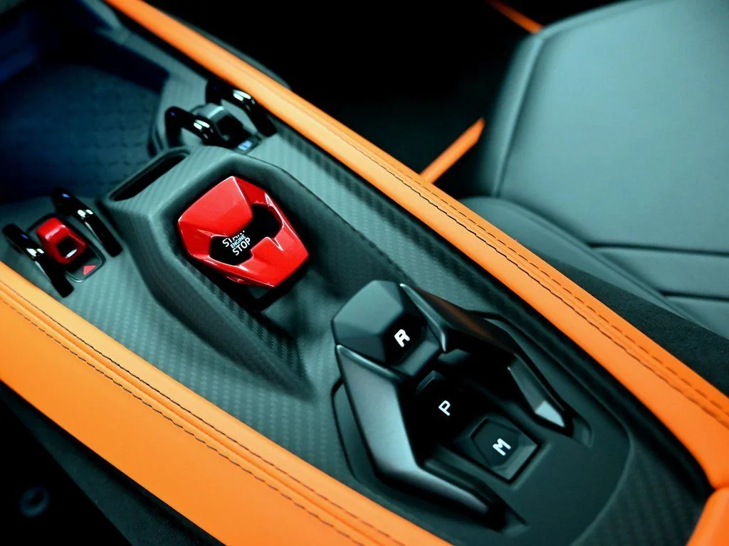 2026 Lamborghini Revuelto Base - Photo 18