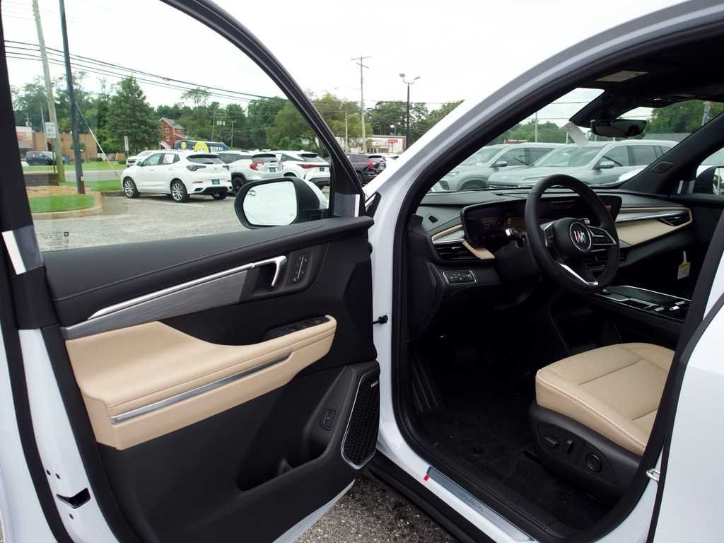 New 2027 Iridescent White Tricoat Buick Preferred image 9