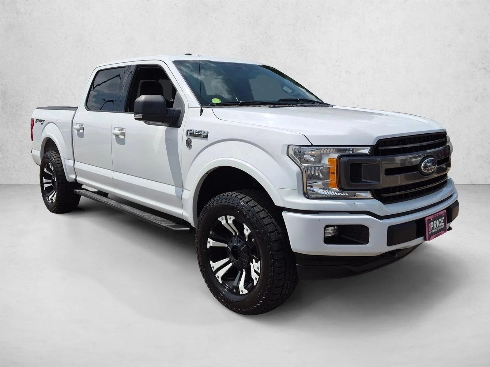 Used 2018 Oxford White Ford XLT image 3