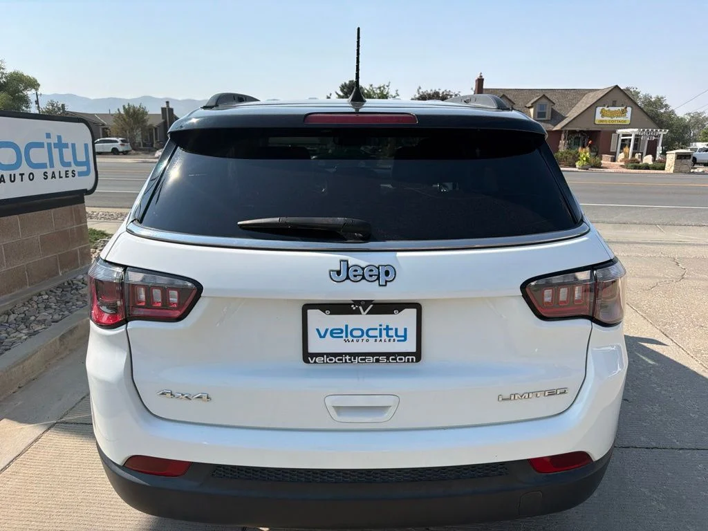Used 2022 White Jeep Limited image 4