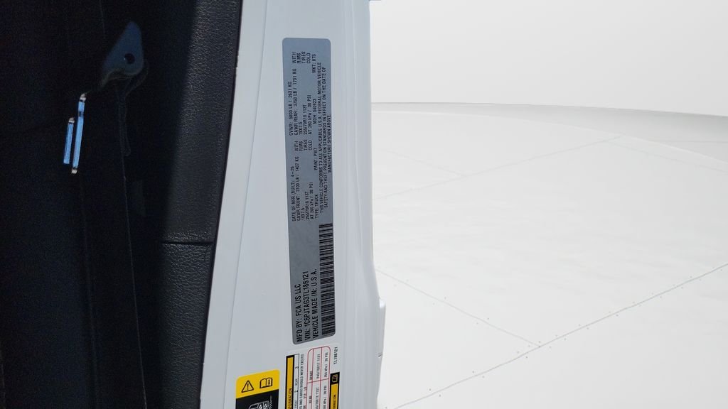 New 2026 Bright White Clear-Coat Exterior Paint Jeep Sahara image 27