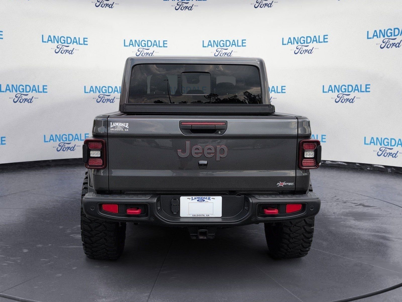 Used 2024 Crystal Metallic Jeep Rubicon image 8