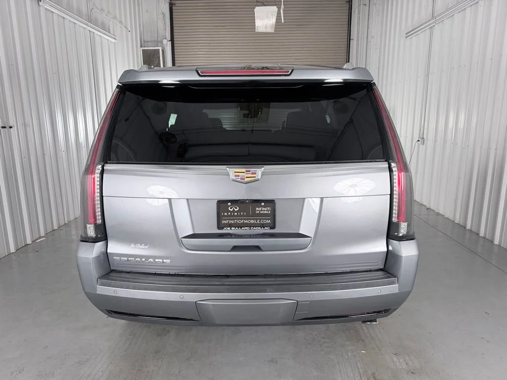 Used 2020 Gray Cadillac Luxury image 6