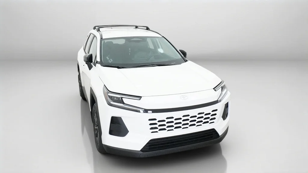 New 2026 Ice Cap Toyota XLE Premium image 4