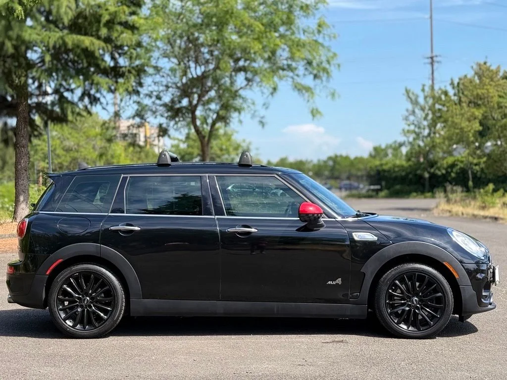 Used 2017 Black MINI Clubman image 6