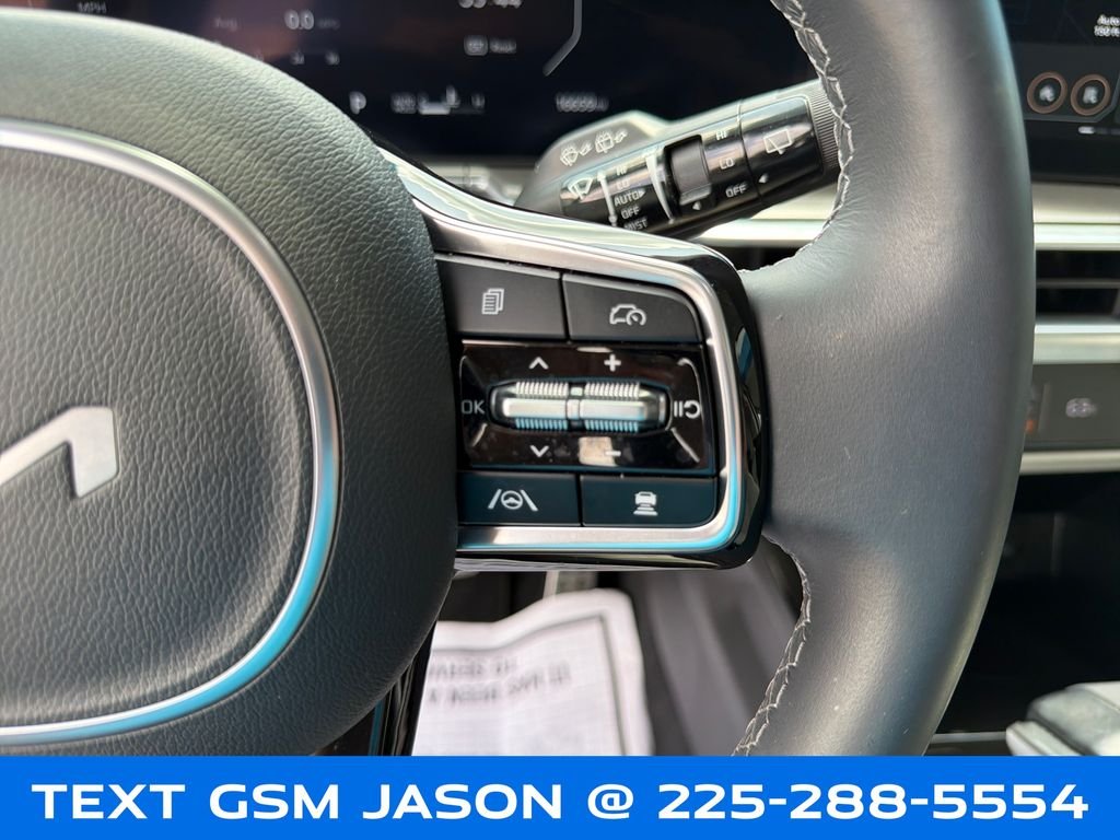 Used 2025 White Kia SX image 21
