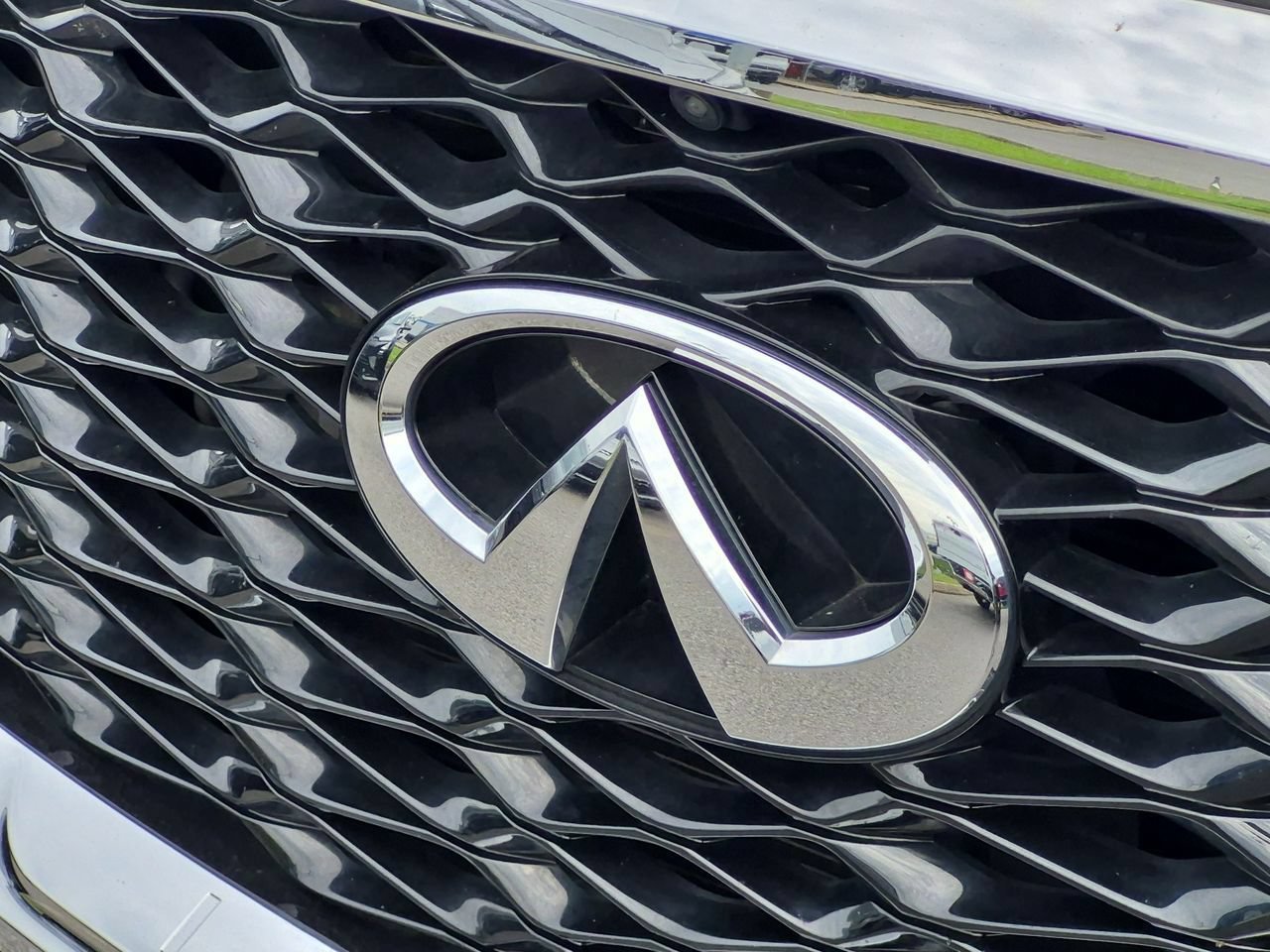Used 2023 Black INFINITI AUTOGRAPH image 32