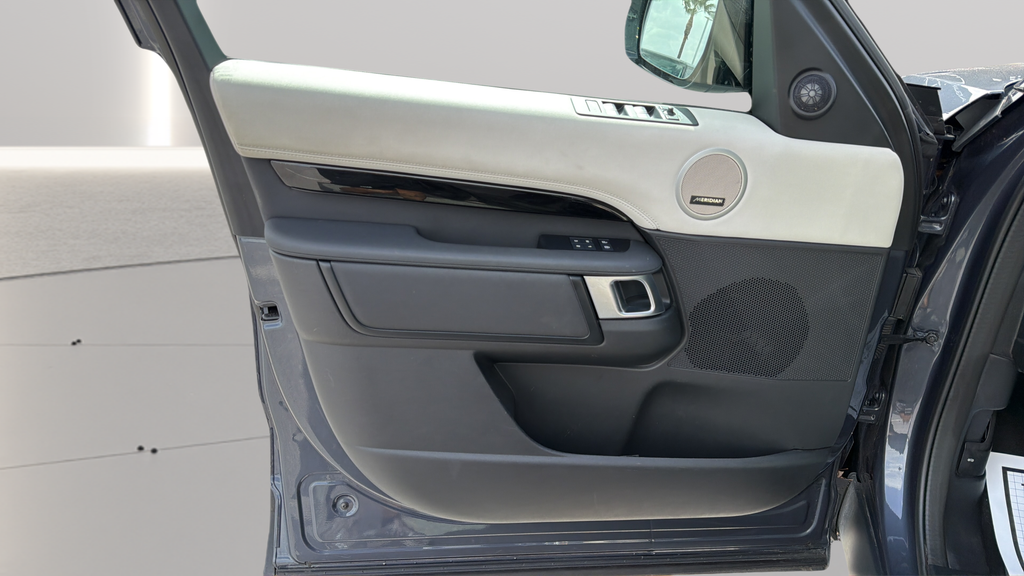 Used 2024 Blue Land Rover S image 20
