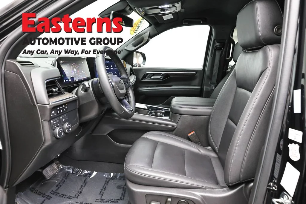 Used 2025 Black Chevrolet Z71 image 14