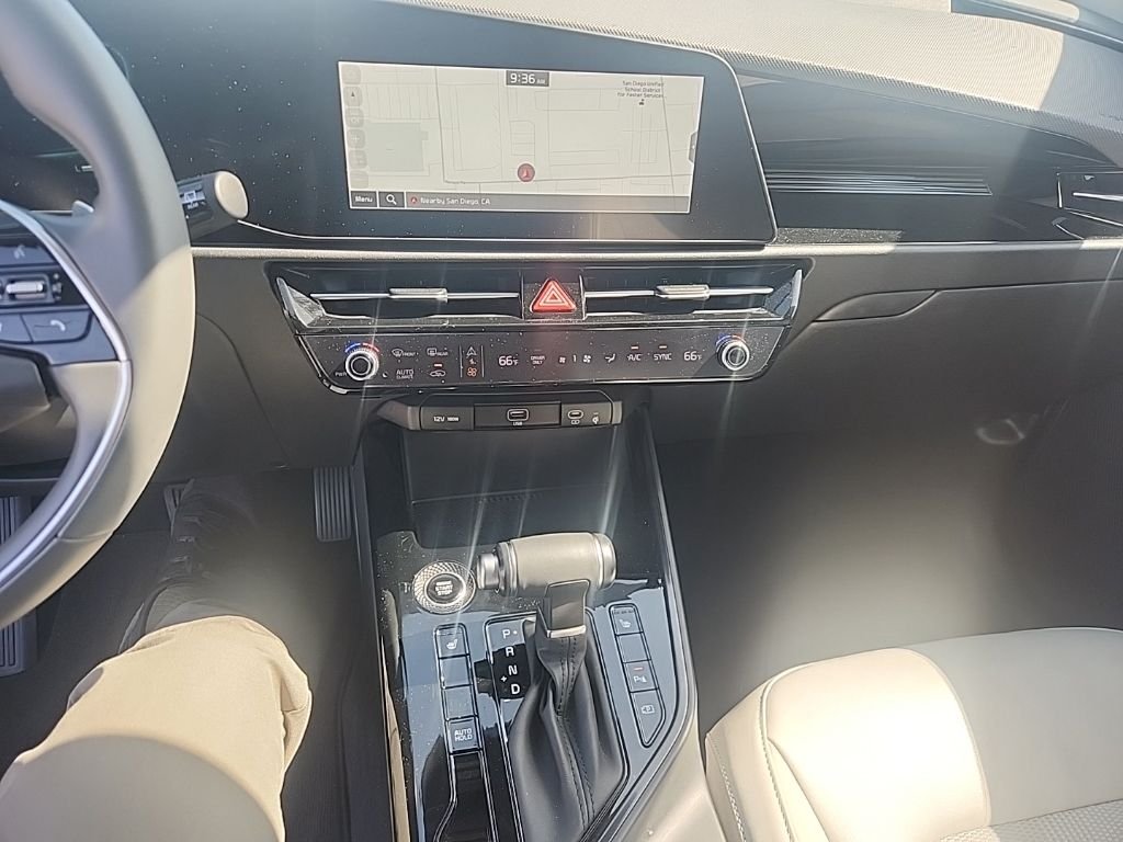 Used 2023 White Kia EX image 23