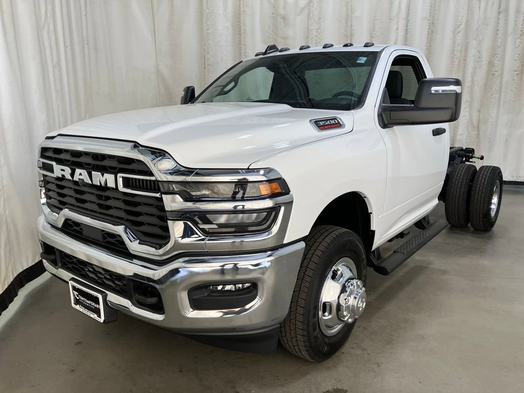 New 2026 Bright White Clear-Coat Exterior Paint RAM Tradesman image 17
