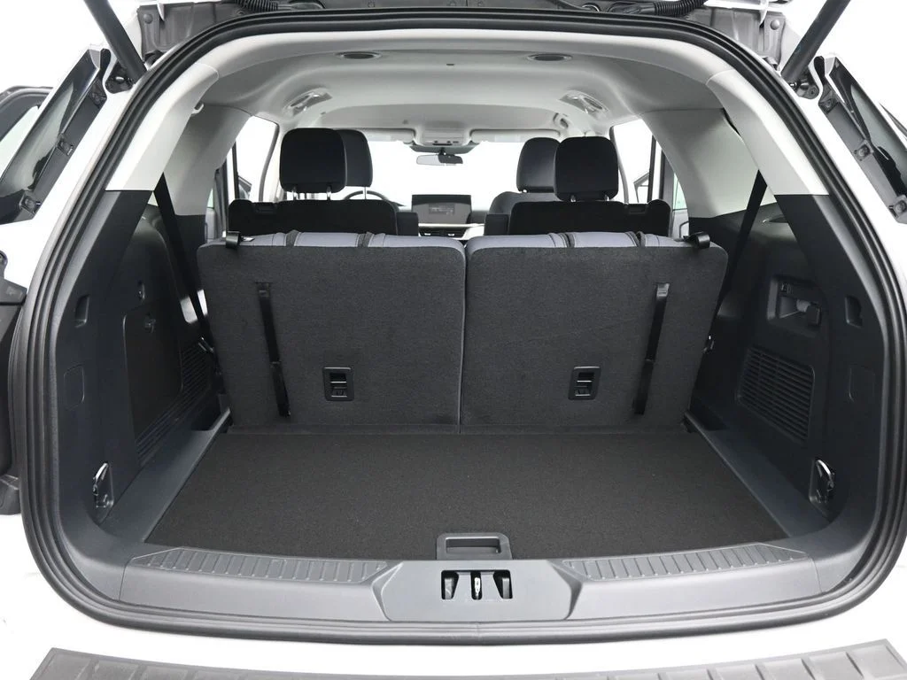 New 2026 Star White Metallic Tri-Coat Ford Active image 23