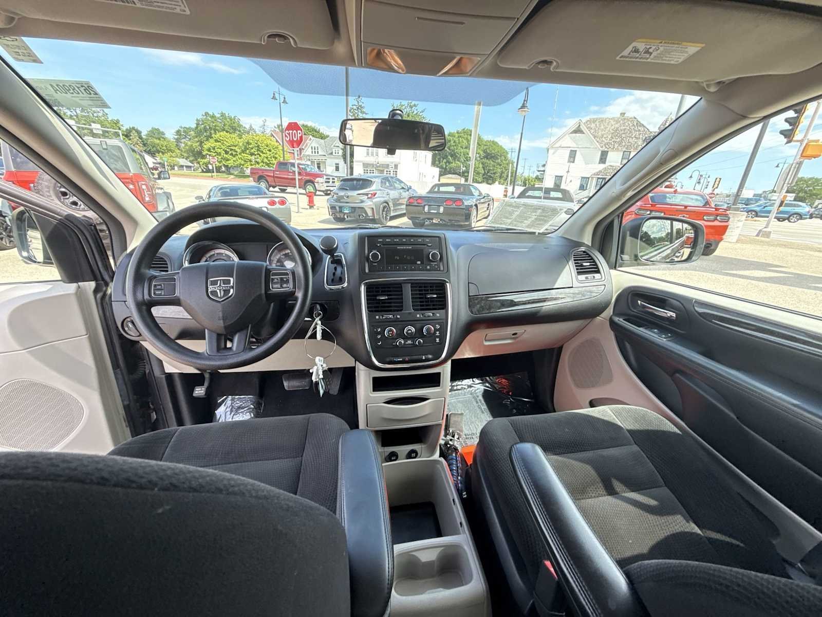 2016 Dodge Grand Caravan SE - Photo 17
